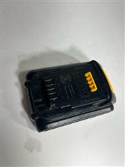 DEWALT DCD771 WITH BATTERY NO CHARGER